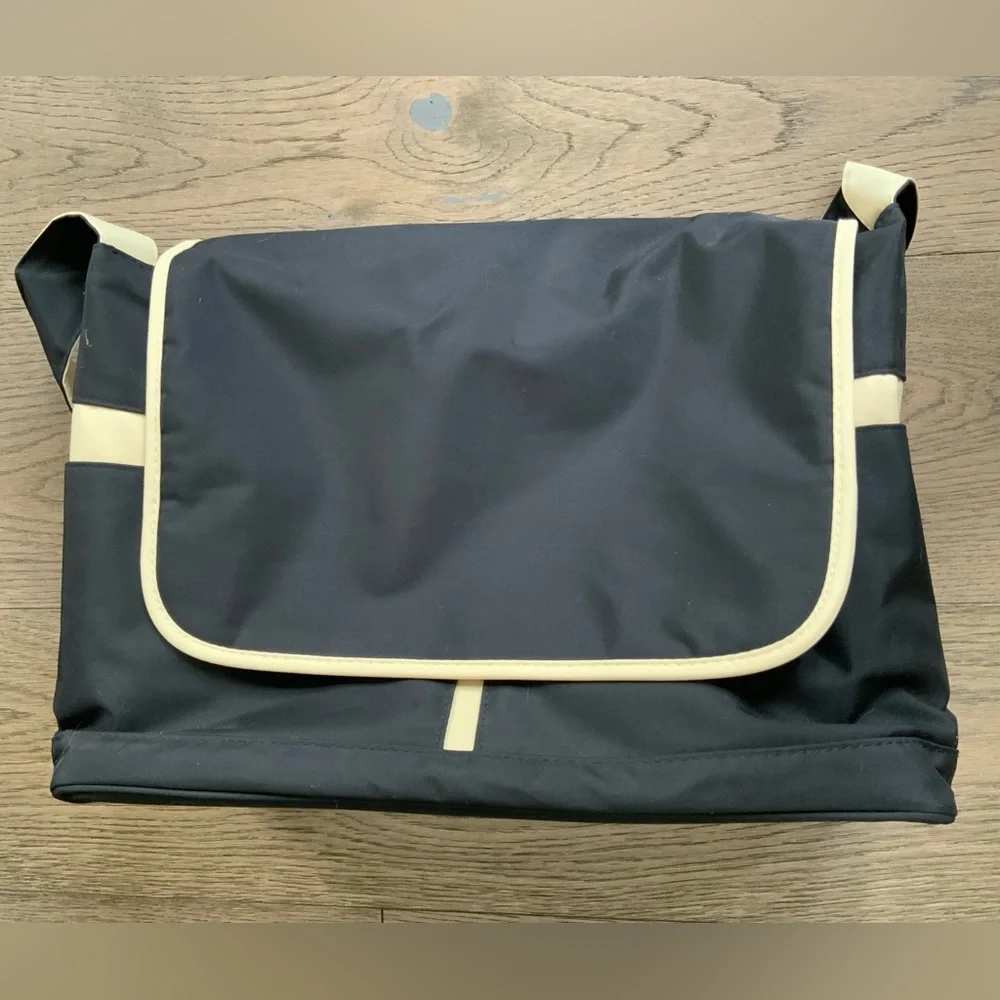 Medea Pumping Bag, Black and Tan.